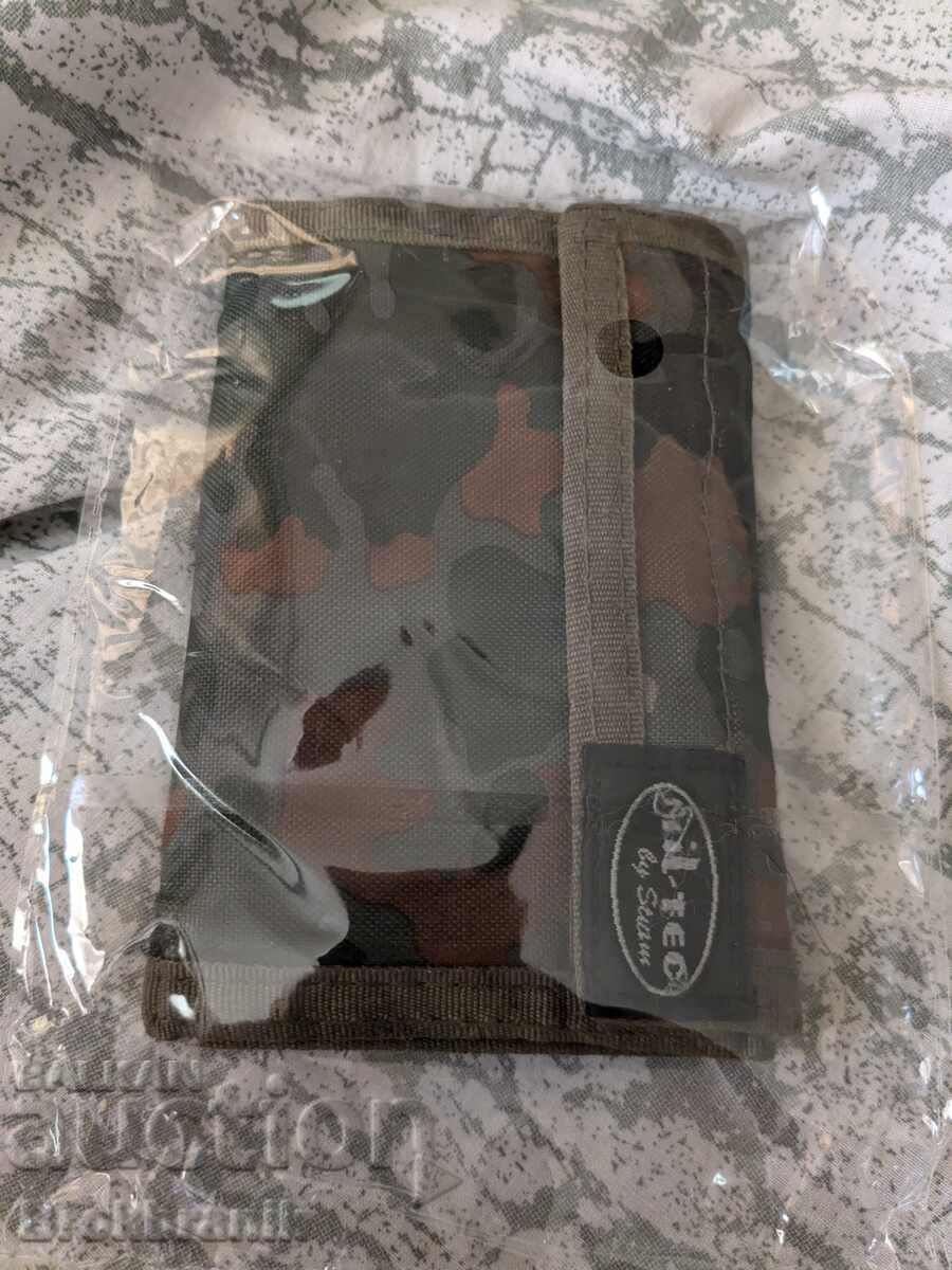 Portofel militar german cu preț 5.00 BGN | € 2.56