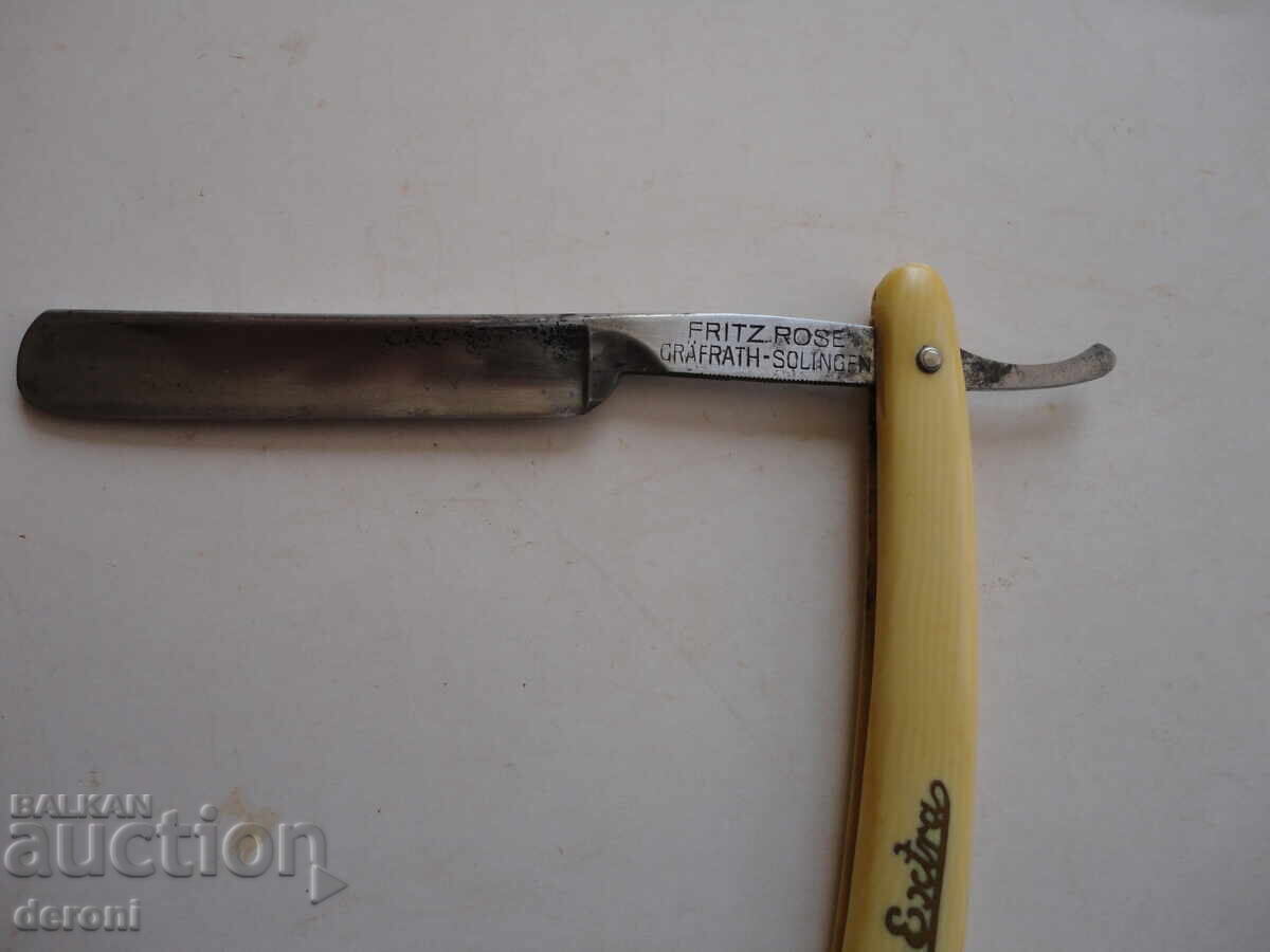 Incredible Solingen razor with silver inlays with price 70.00 BGN | € 35.79