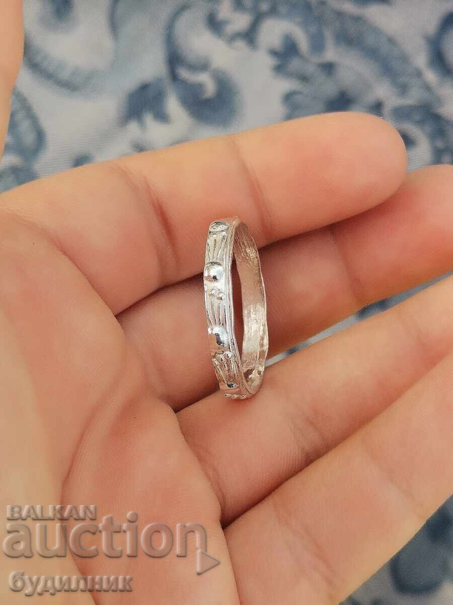 Сребърен пръстен. 19,3мм. Пускам над 100 Аукциона. Разгледай с цена 18.99 лв. | € 9.71 Сребърен пръстен. 19,3мм. Пускам над 100 Аукциона. Разгледай с цена 18.99 лв. | € 9.71