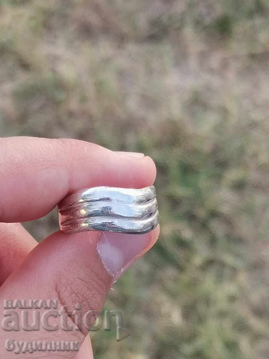 Silver ring. 17.2mm. I'm launching over 100 auctions. Check them out with price 18.99 BGN | € 9.71 Silver ring. 17.2mm. I'm launching over 100 auctions. Check them out with price 18.99 BGN | € 9.71