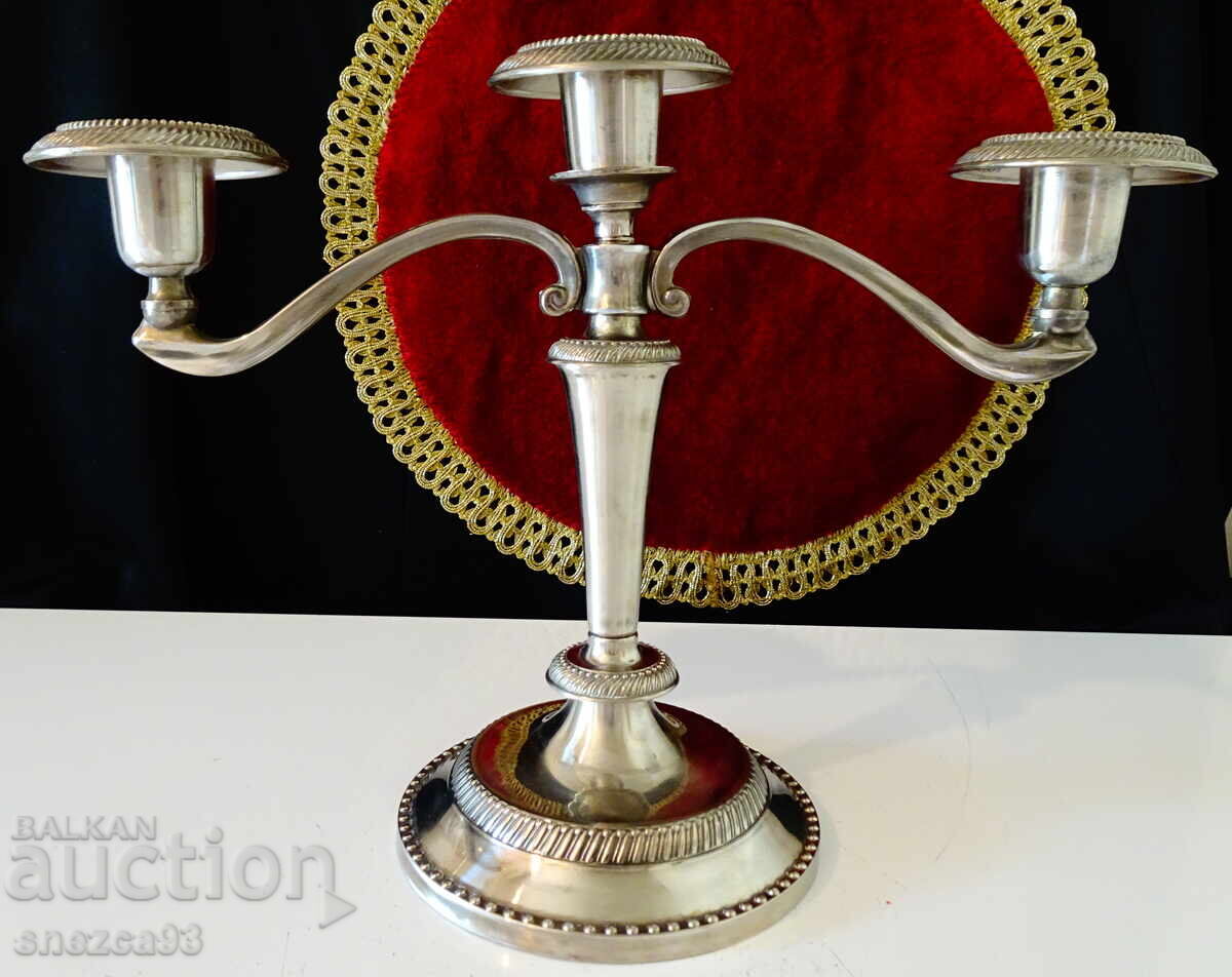 Посребрен троен свещник,свещник тройка,релеф. с цена 45.00 лв. | € 23.01