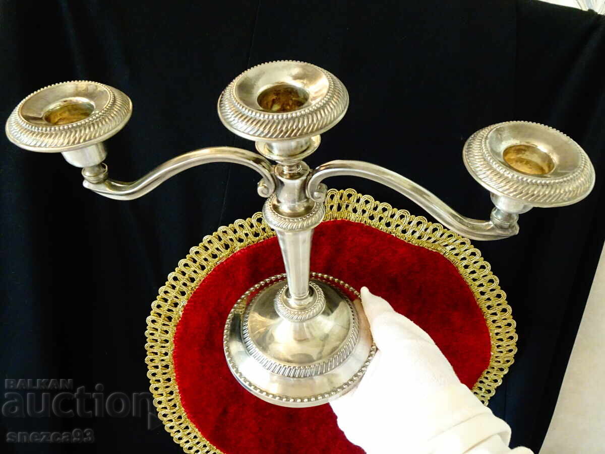 Посребрен троен свещник,свещник тройка,релеф.