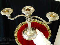 Sfeșnic triplu argintat, sfeșnic triplu, relief