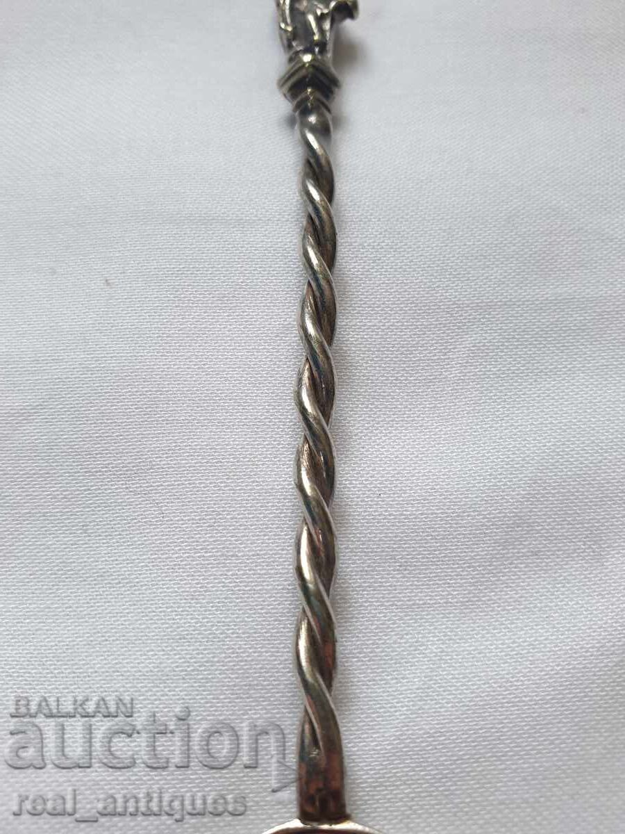 Ένα ασημένιο κουτάλι με τιμή 43.00 BGN | € 21.99