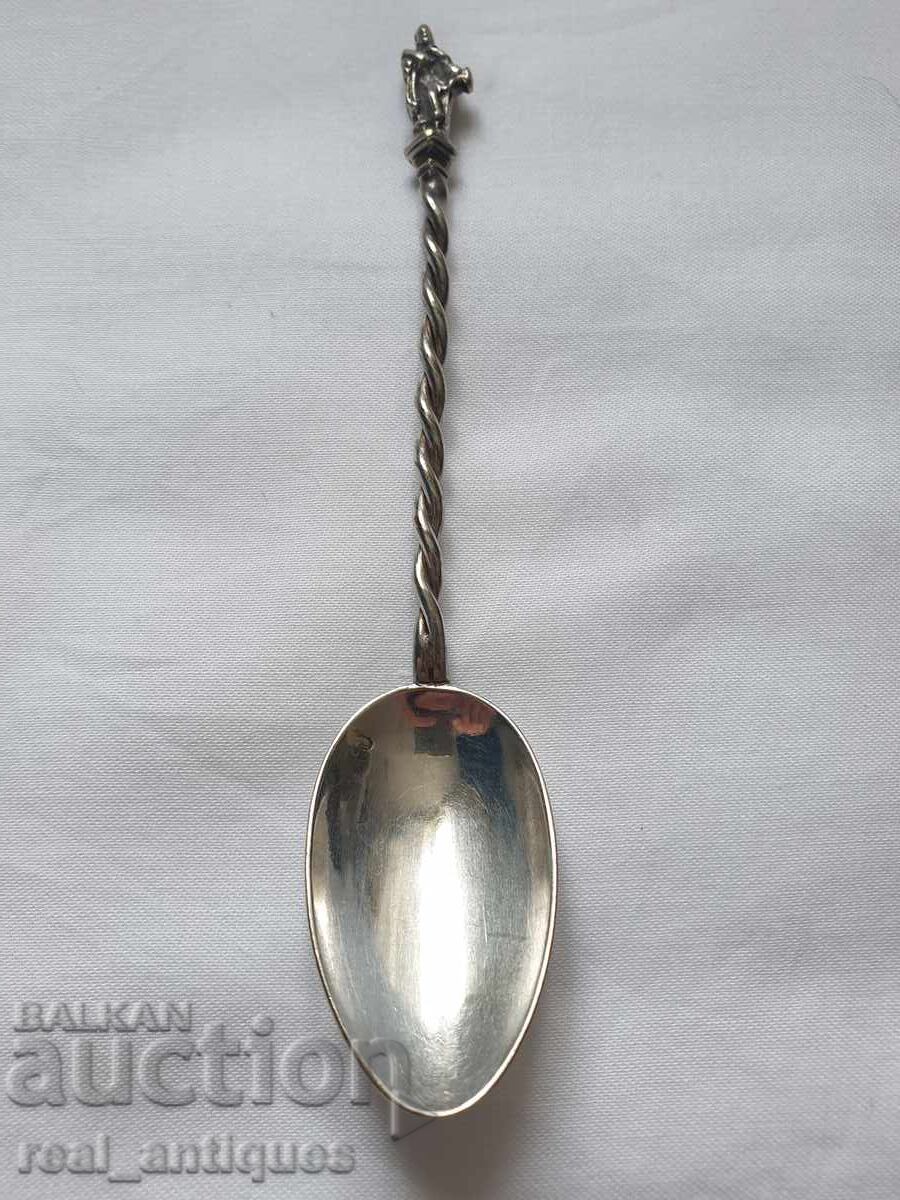 Ένα ασημένιο κουτάλι