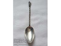 Ένα ασημένιο κουτάλι