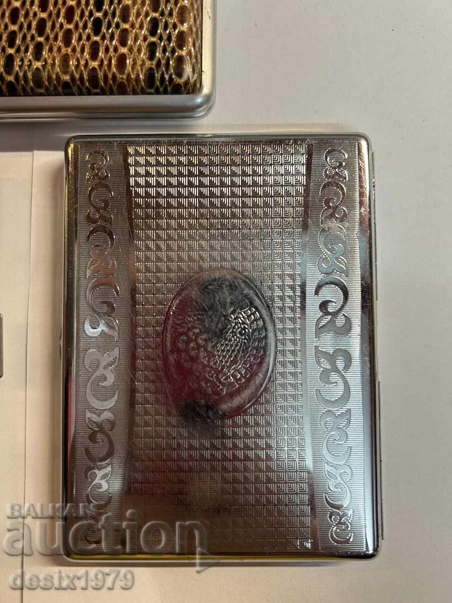 Auction  Three old snuffboxes in perfect condition