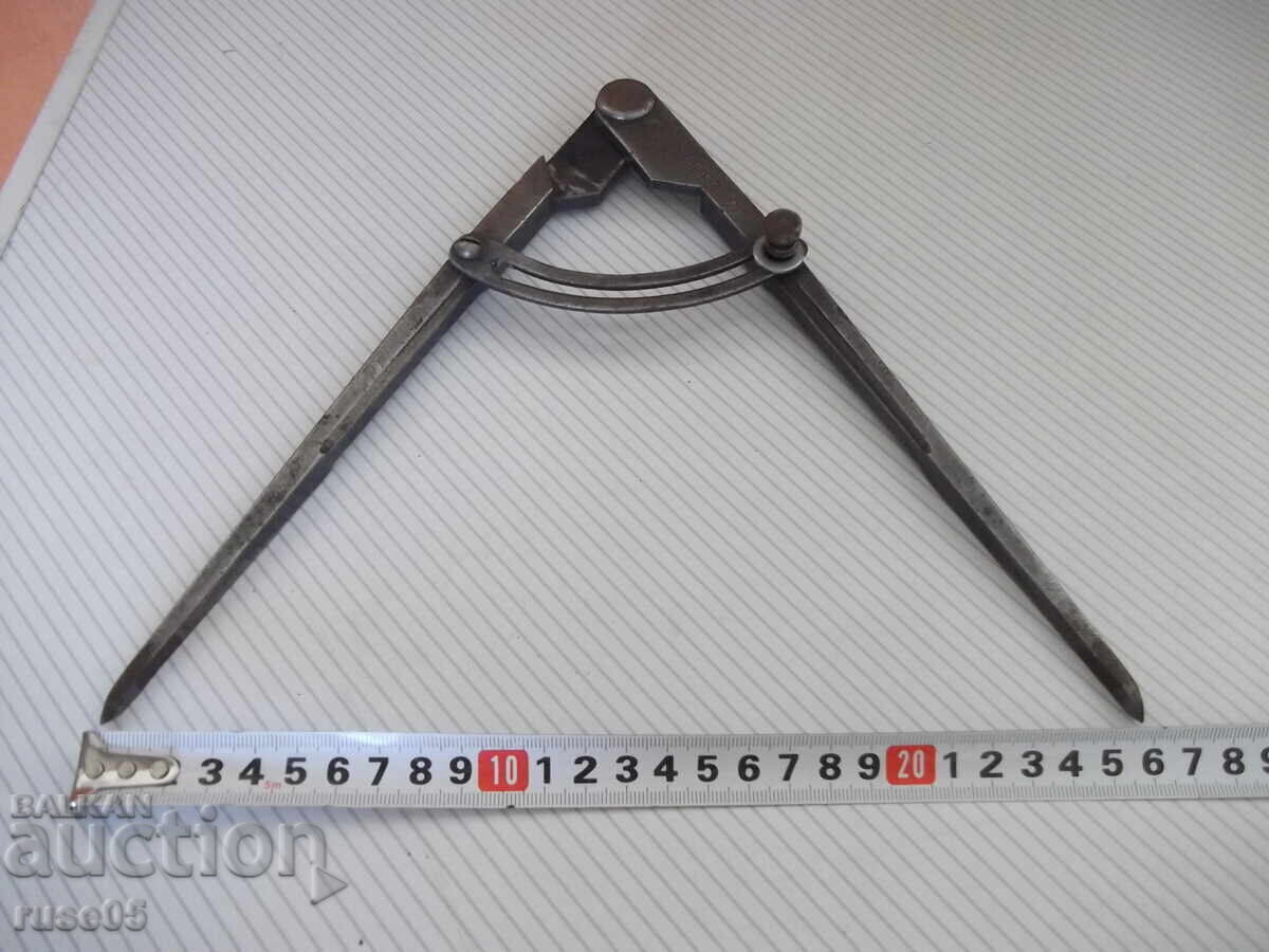 Licitație Compas de lăcătuș vechi, din perioada socialistă Licitație Compas de lăcătuș vechi, din perioada socialistă