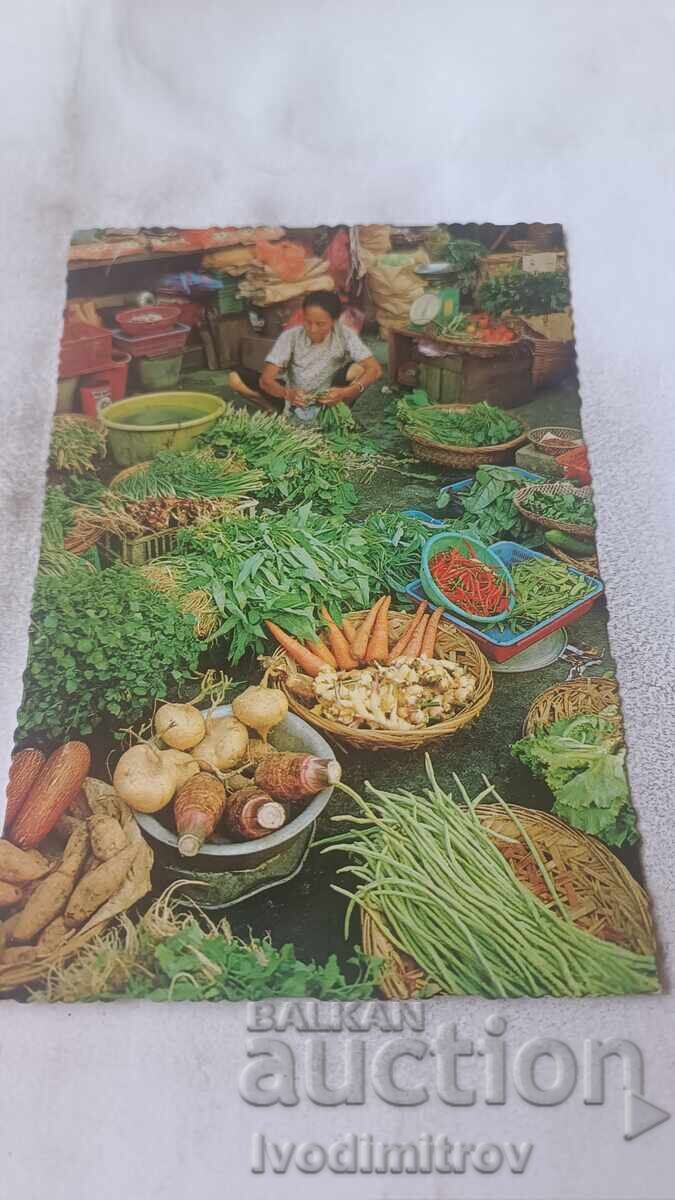 Πωλητής Λαχανικών στη Σιγκαπούρη (Singapore) σε πολυσύχναστη Chinatown