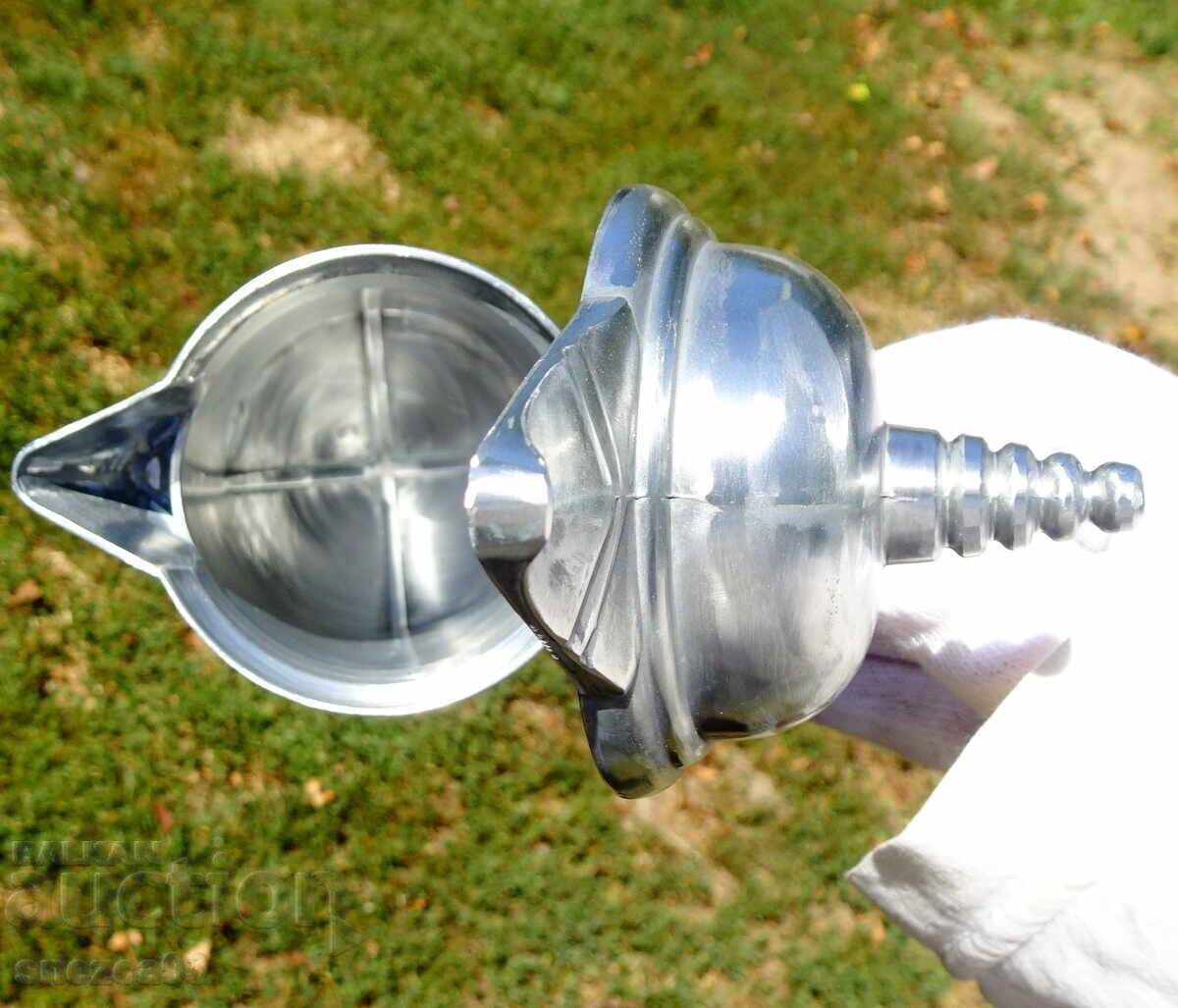 Κανάτι από κασσίτερο, κασσιτένιο κανάτι με καπάκι, μεσαιωνικό σχέδιο με τιμή 42.00 BGN | € 21.47