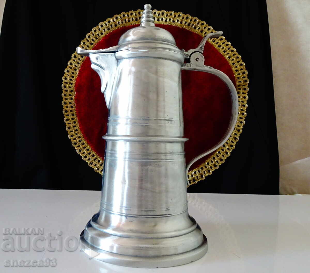 Κανάτι από κασσίτερο, κασσιτένιο κανάτι με καπάκι, μεσαιωνικό σχέδιο