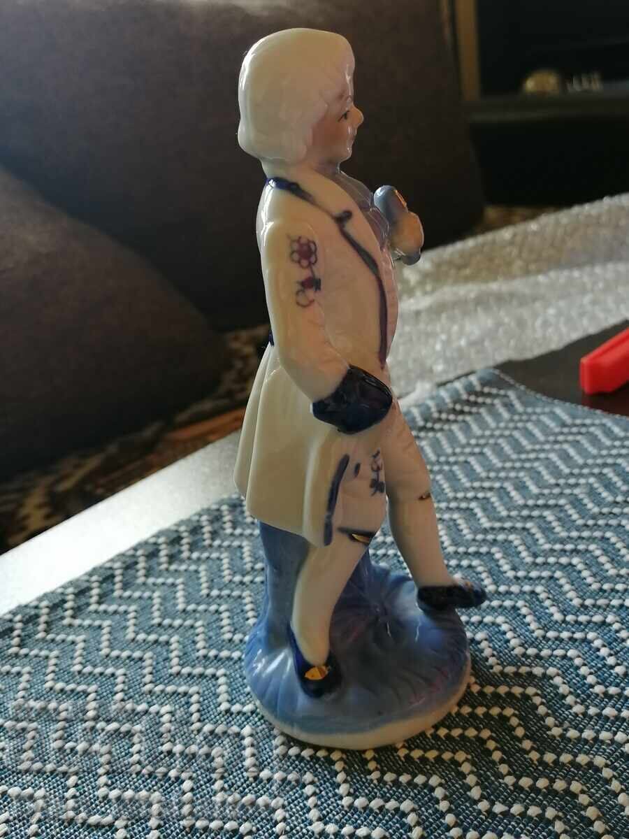 Două figurine de porțelan - 6