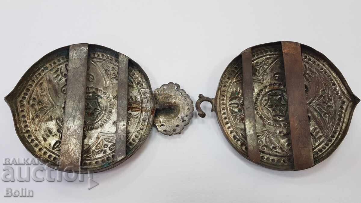 Delivery of Collectible wrought Revival-era buckle, buckles 27 cm