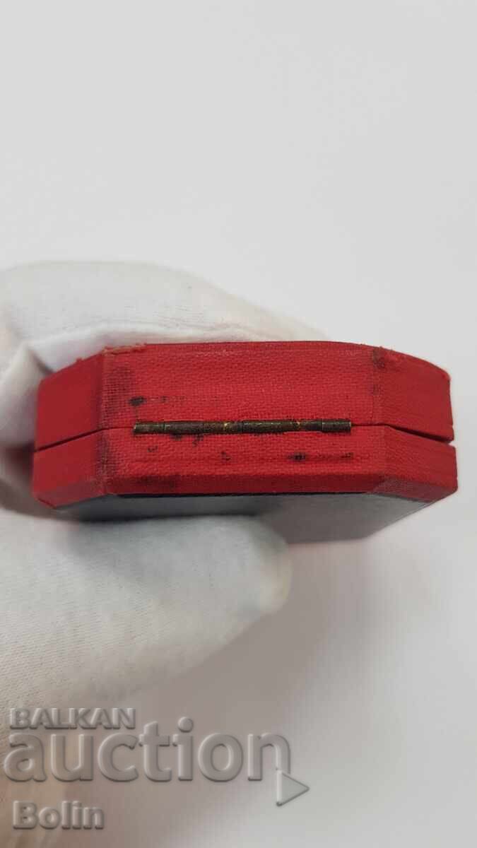 Πολύ σπάνιο βουλγαρικό βασιλικό κουτί για μετάλλιο με κορώνα - 5 Πολύ σπάνιο βουλγαρικό βασιλικό κουτί για μετάλλιο με κορώνα - 5