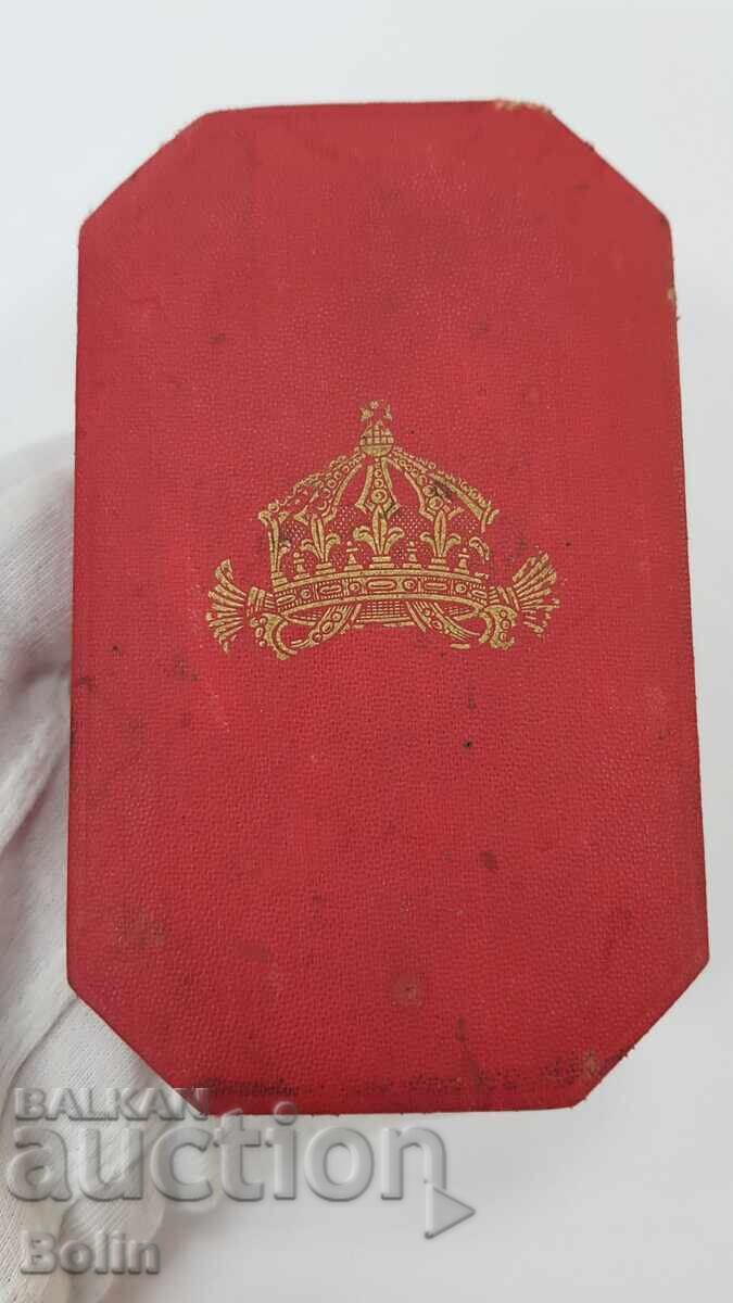 Πολύ σπάνιο βουλγαρικό βασιλικό κουτί για μετάλλιο με κορώνα Πολύ σπάνιο βουλγαρικό βασιλικό κουτί για μετάλλιο με κορώνα