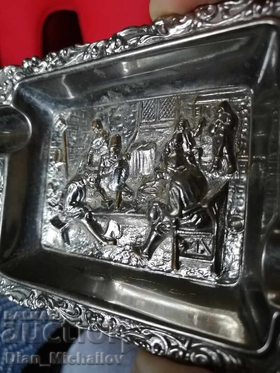 Доставка на Стар Посребрен Пепелник