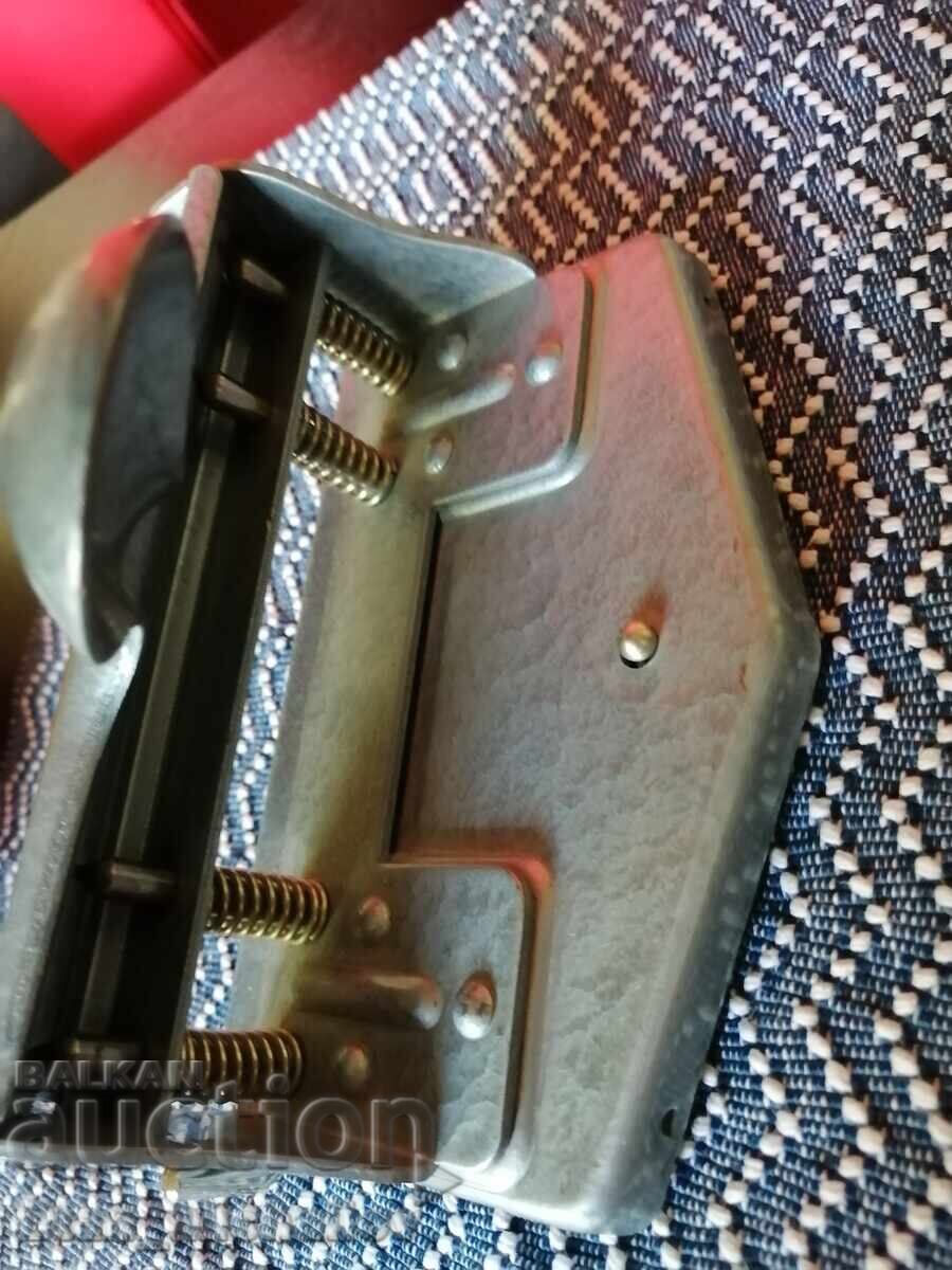 Доставка на Стар Шведски Перфоратор