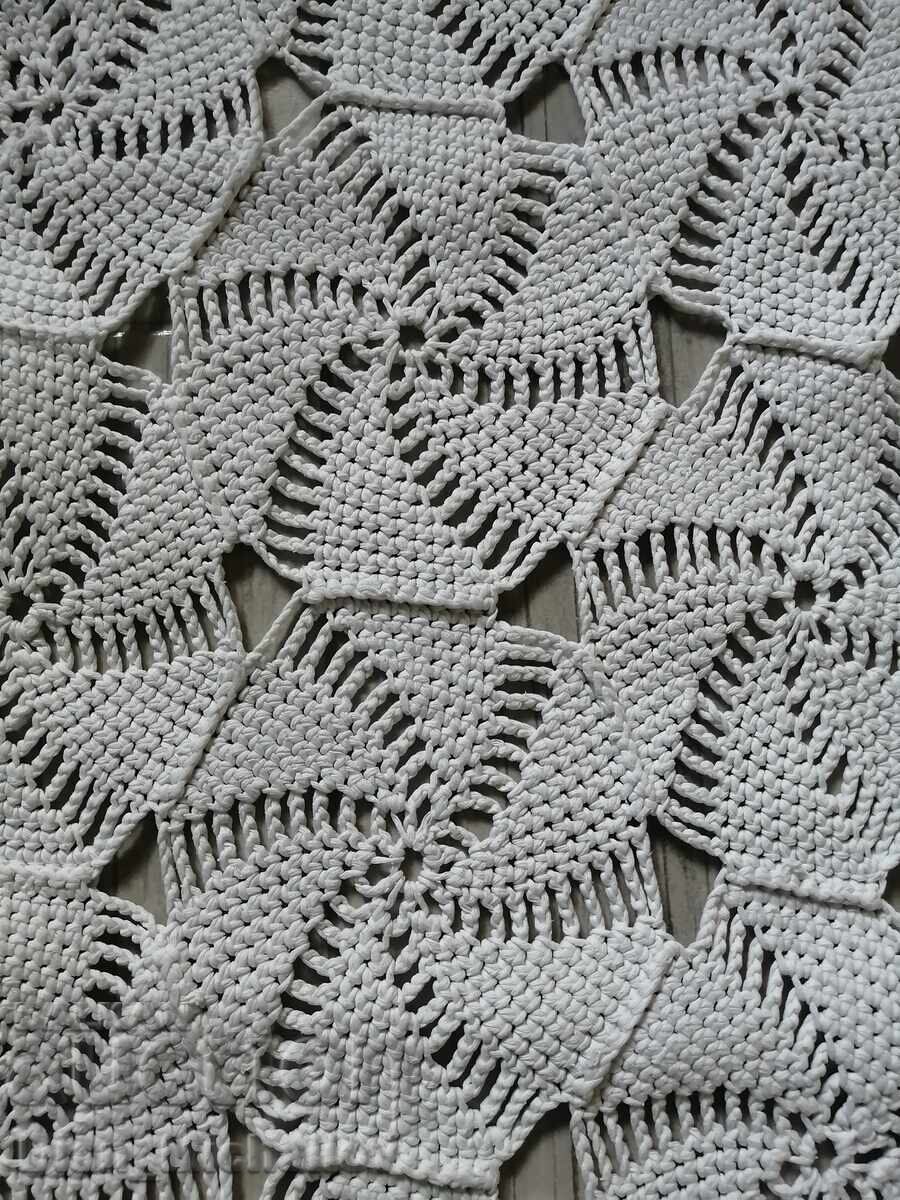 1,1m. Frumos Pătrat la Un Cârlig cu preț 10.00 BGN | € 5.11 1,1m. Frumos Pătrat la Un Cârlig cu preț 10.00 BGN | € 5.11