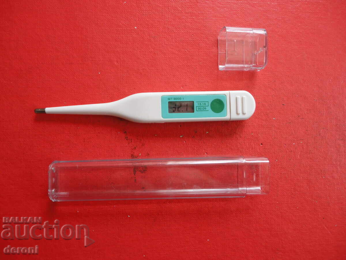 Γερμανικό ηλεκτρονικό θερμόμετρο σε κουτί 8 με τιμή 15.00 BGN | € 7.67