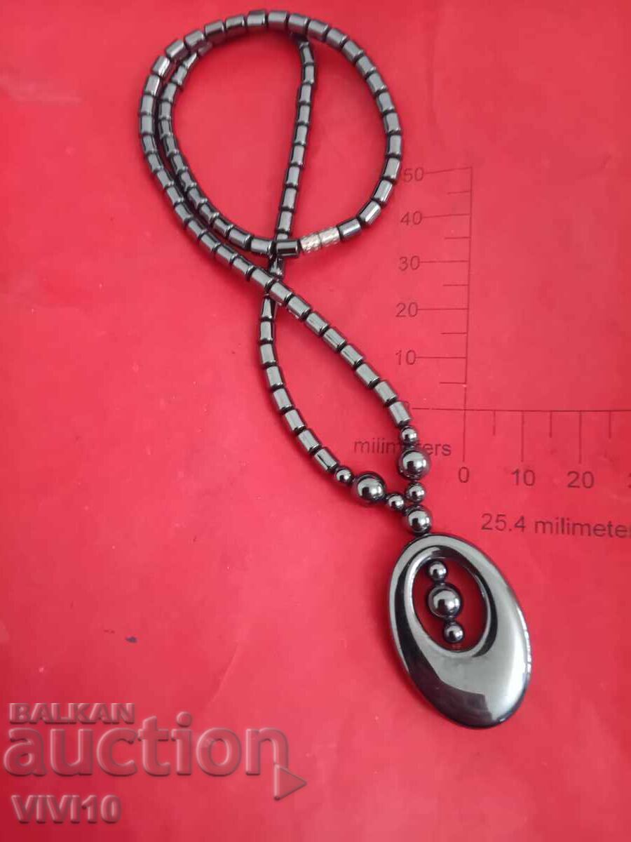 Старинно колие с хематит с цена € 20.00 | 39.12 лв.