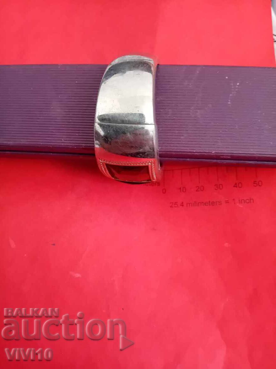 Δημοπρασία Αρχαίο βραχιόλι με πέτρες