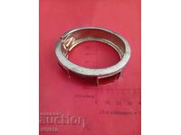 Αρχαίο βραχιόλι με πέτρες