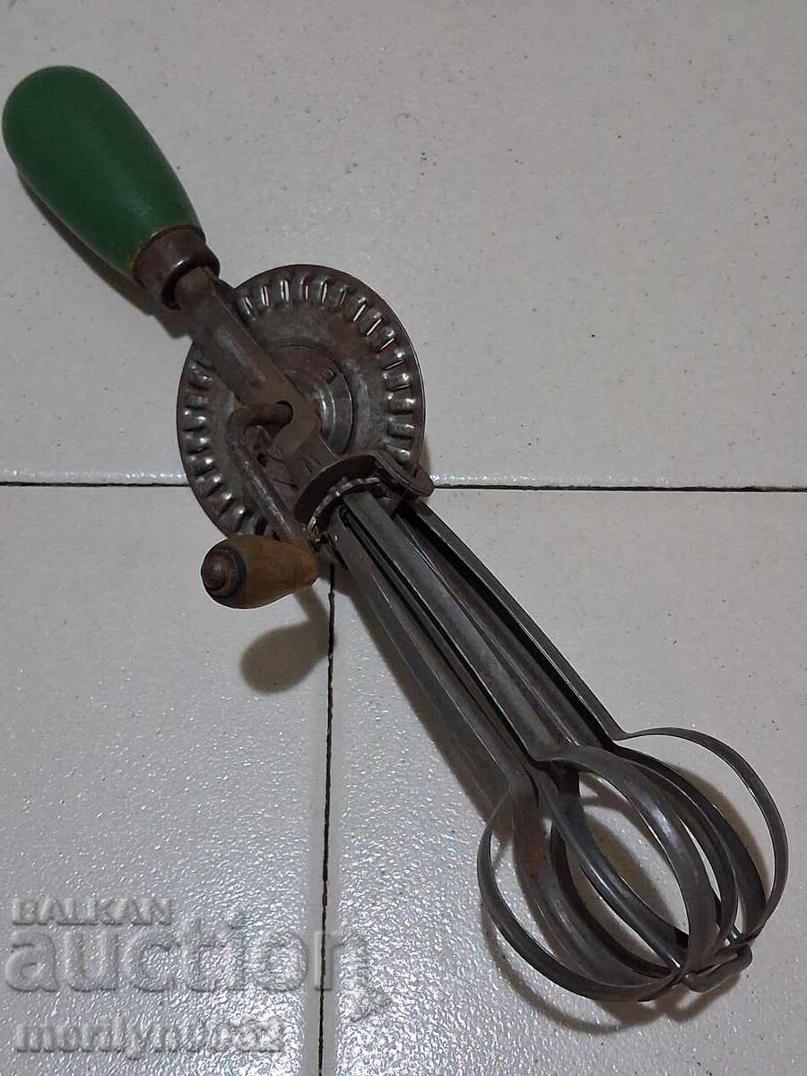 Μίξερ χειρός από την εποχή του Βασιλείου της Βουλγαρίας με τιμή 53.00 BGN | € 27.10