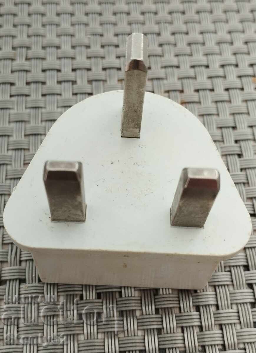 Μετατροπέας ταξιδίου για ηλεκτρικές πρίζες με τιμή 5.00 BGN | € 2.56