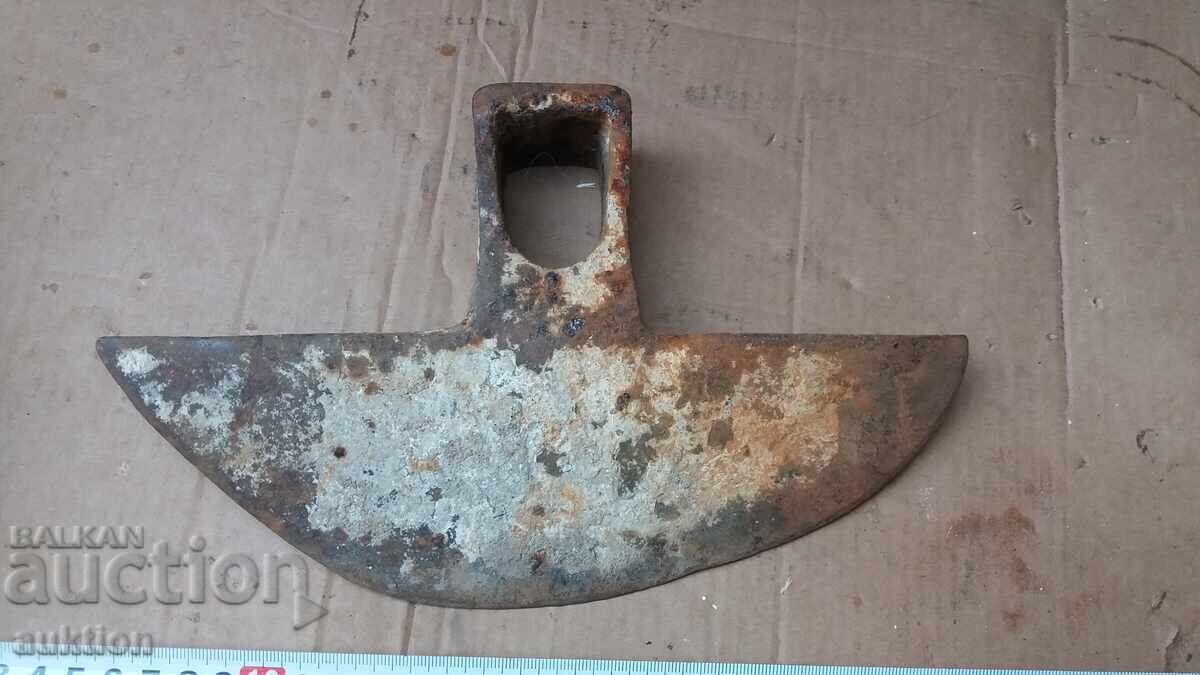 ΜΙΑ ΠΑΛΙΑ ΤΣΑΠΑΝΗ με τιμή 4.99 BGN | € 2.55