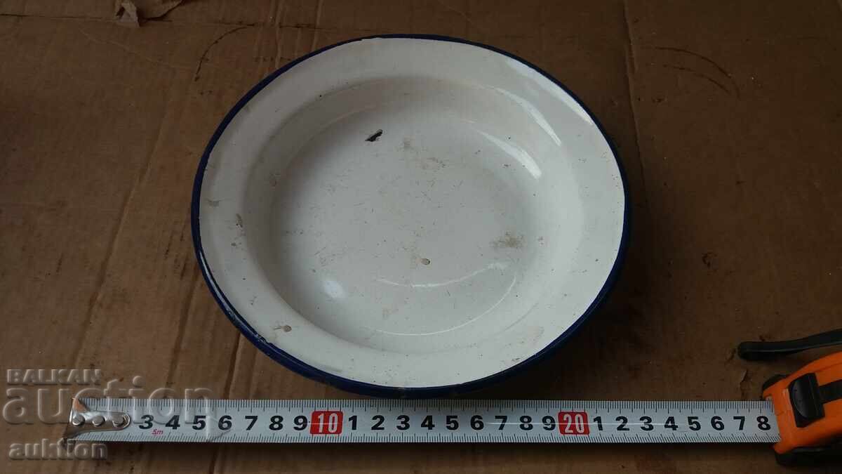 Auction  Socially enameled bowl, fruit tray