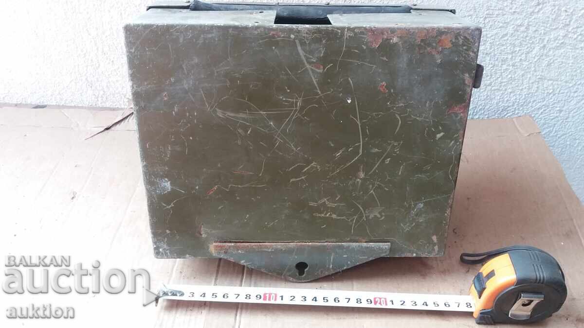 СТАРА ВОЕННА КУТИЯ - МАСИВНО ЖЕЛЯЗО - 5