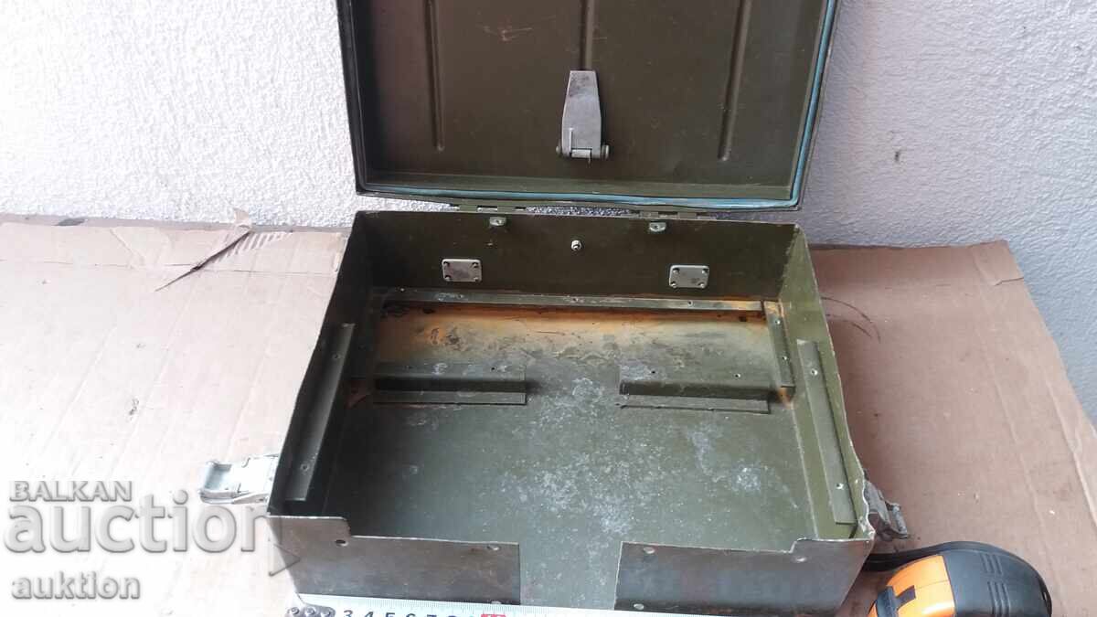 СТАРА ВОЕННА КУТИЯ - МАСИВНО ЖЕЛЯЗО - 6