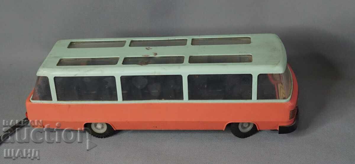 Παλιό Πολωνικό πλαστικό παιχνίδι μοντέλο λεωφορείου με μπαταρίες με τιμή 20.25 BGN | € 10.35