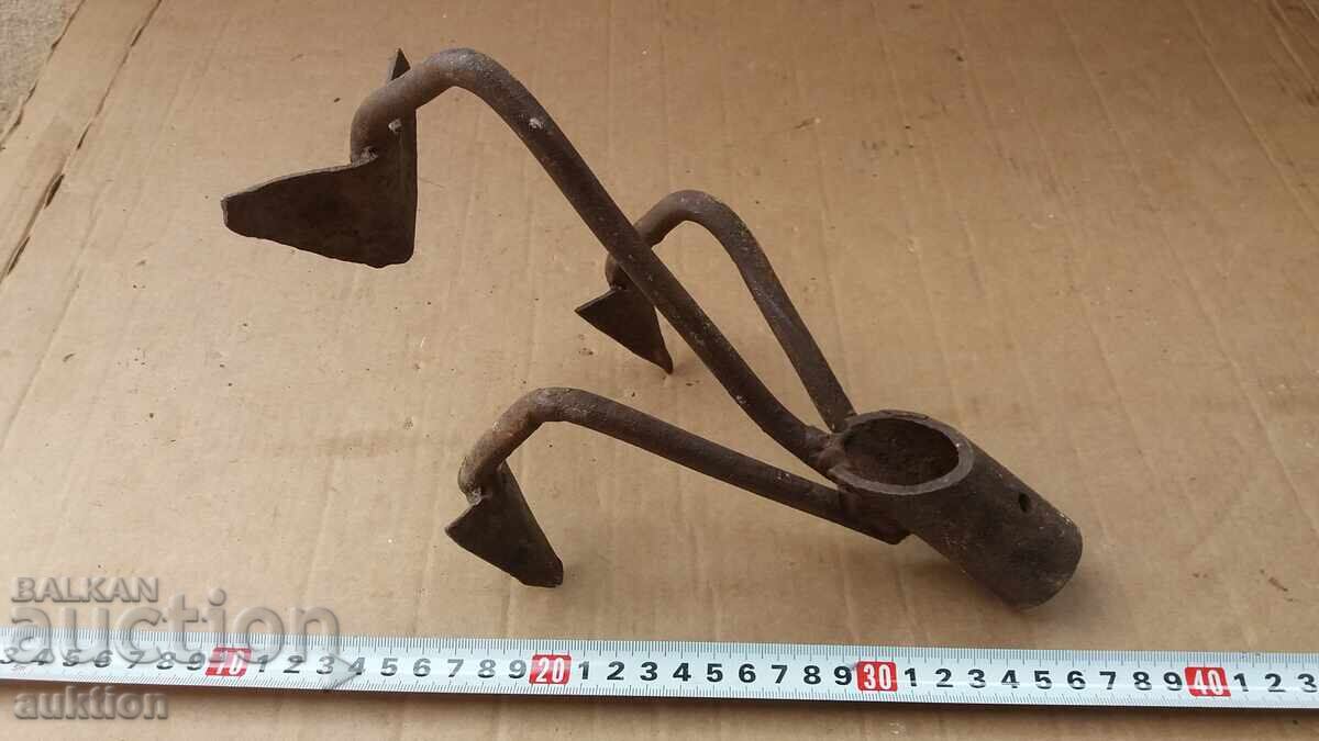 Παλιά, στιβαρή γεωργική λεπίδα - τσάπα