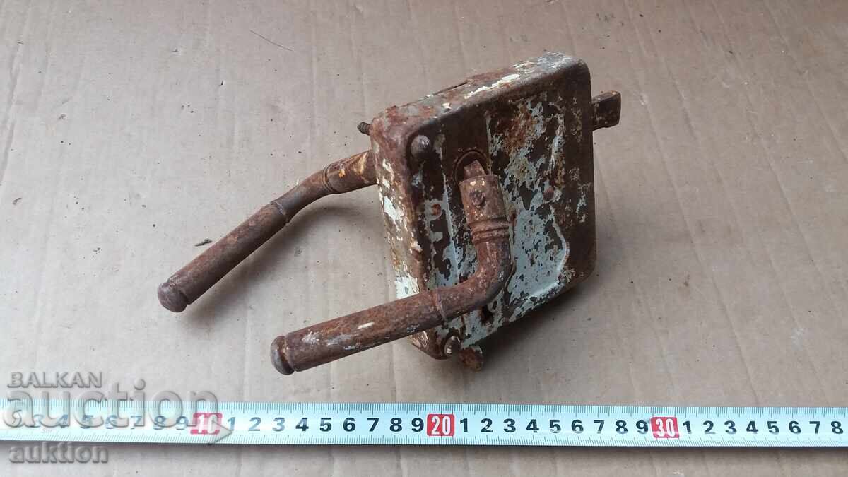 Σφυρήλατη Αναγεννησιακή Λαβή με τιμή 4.99 BGN | € 2.55