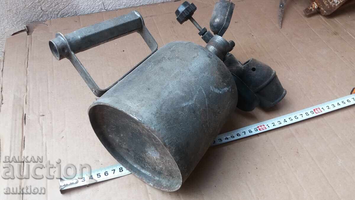 Παράδοση ΠΑΛΙΟ ΠΛΥΝΤΗΡΙΟ ΒΕΝΖΙΝΗΣ, ΚΑΥΣΤΗΡΑΣ