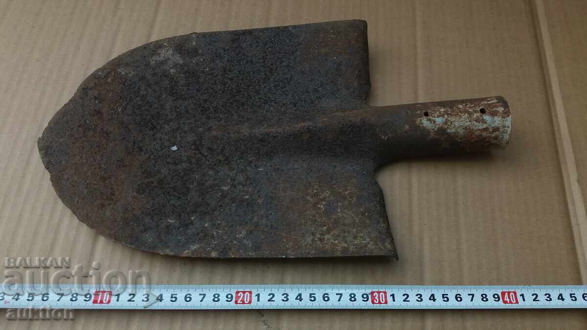 RIGHT SHOVEL - SOC. MASSIVE IRON with price 6.99 BGN | € 3.57