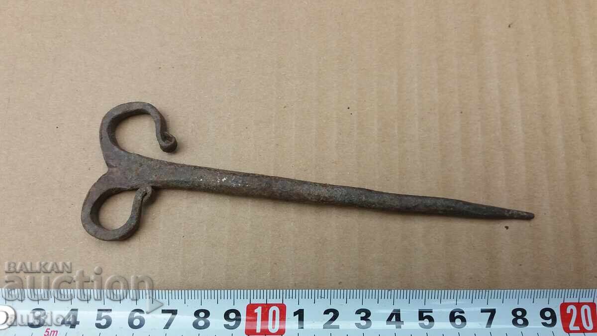 Awl RENAȘTEREA FORJATĂ, UNALĂ - SARASCHI cu preț 19.99 BGN | € 10.22 Awl RENAȘTEREA FORJATĂ, UNALĂ - SARASCHI cu preț 19.99 BGN | € 10.22