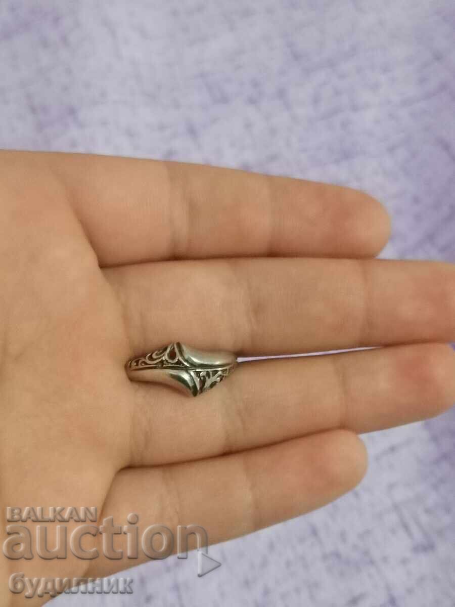 Delivery of Silver ring. 16.8mm. I'm listing over 100 auctions. Take a look