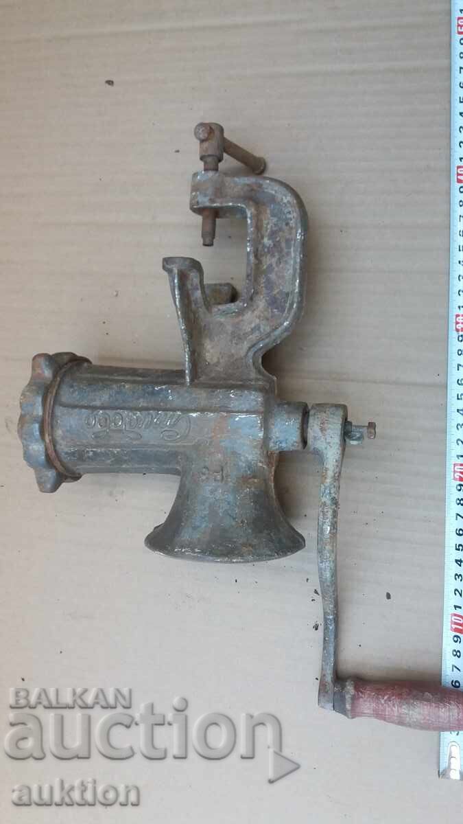 Delivery of OLD HAND MEAT GRINDER - ROYAL ERA