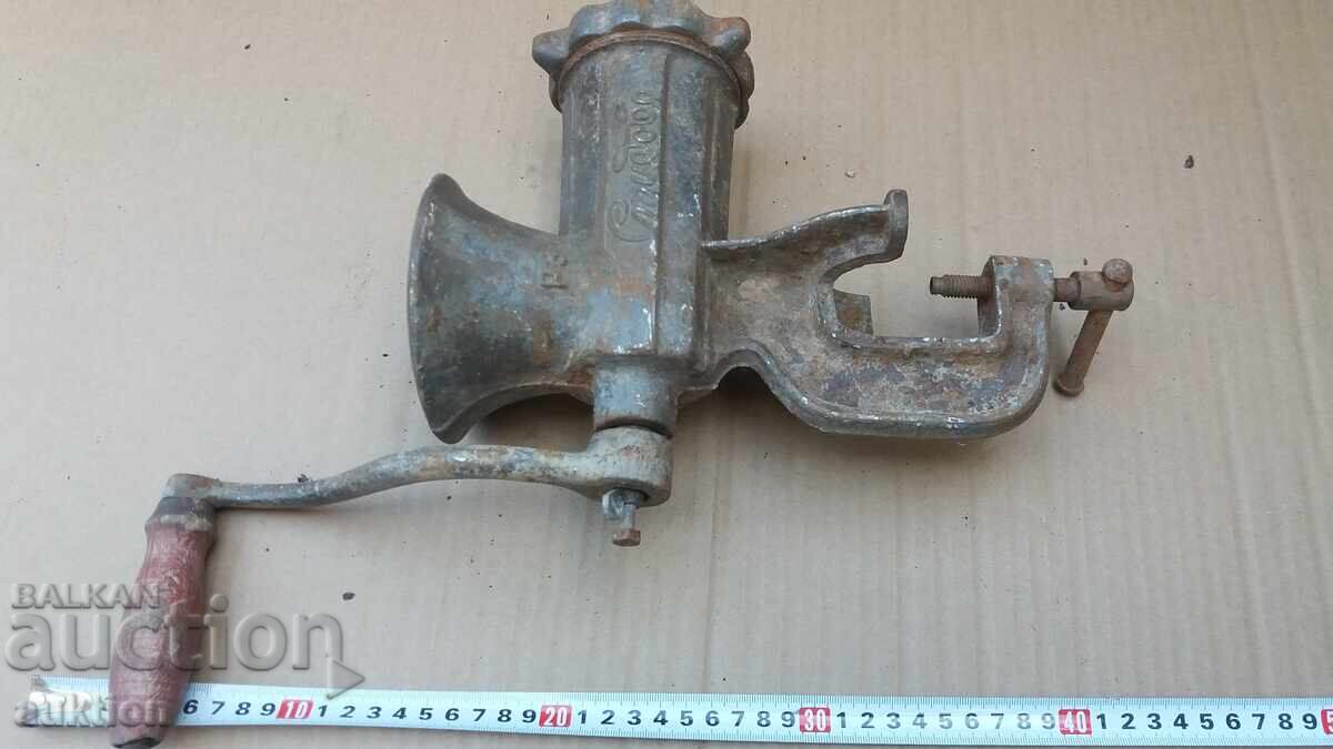 OLD HAND MEAT GRINDER - ROYAL ERA - 6