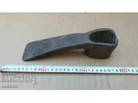 INSTRUMENT VECHI PENTRU SCOATEREA PIETRELOR - MOTOCĂ