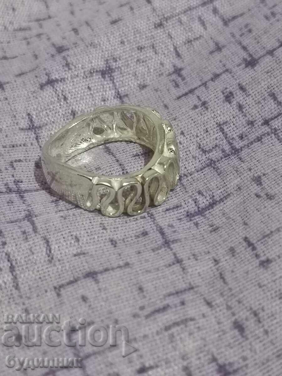 Delivery of Silver ring. 16.8mm. I'm listing over 100 auctions. Take a look