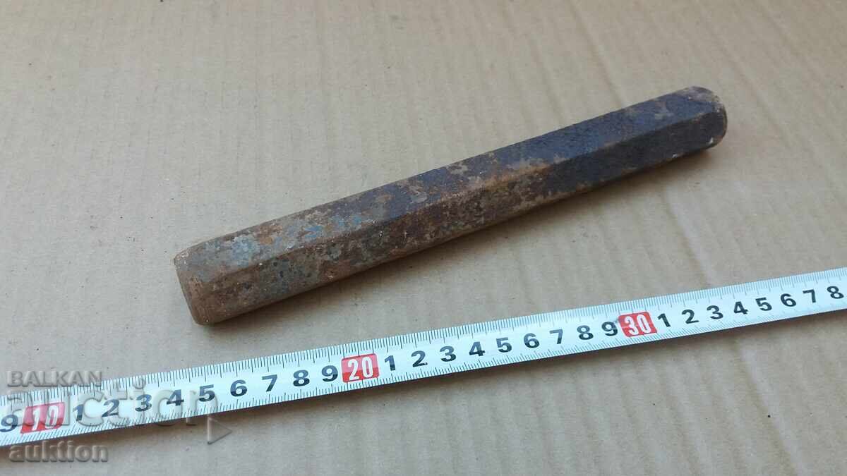 огромен шестограм с цена 2.99 лв. | € 1.53