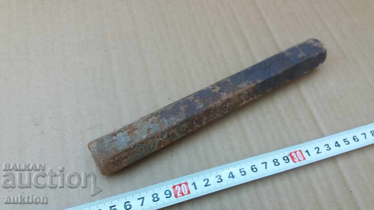 огромен шестограм