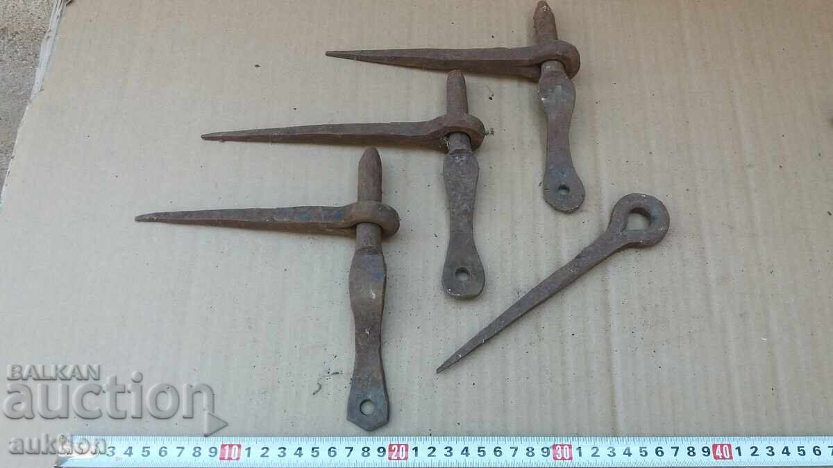 SET BALAMALE DE UȘĂ RENASCENTISTE DIN FIER FORJAT SET BALAMALE DE UȘĂ RENASCENTISTE DIN FIER FORJAT