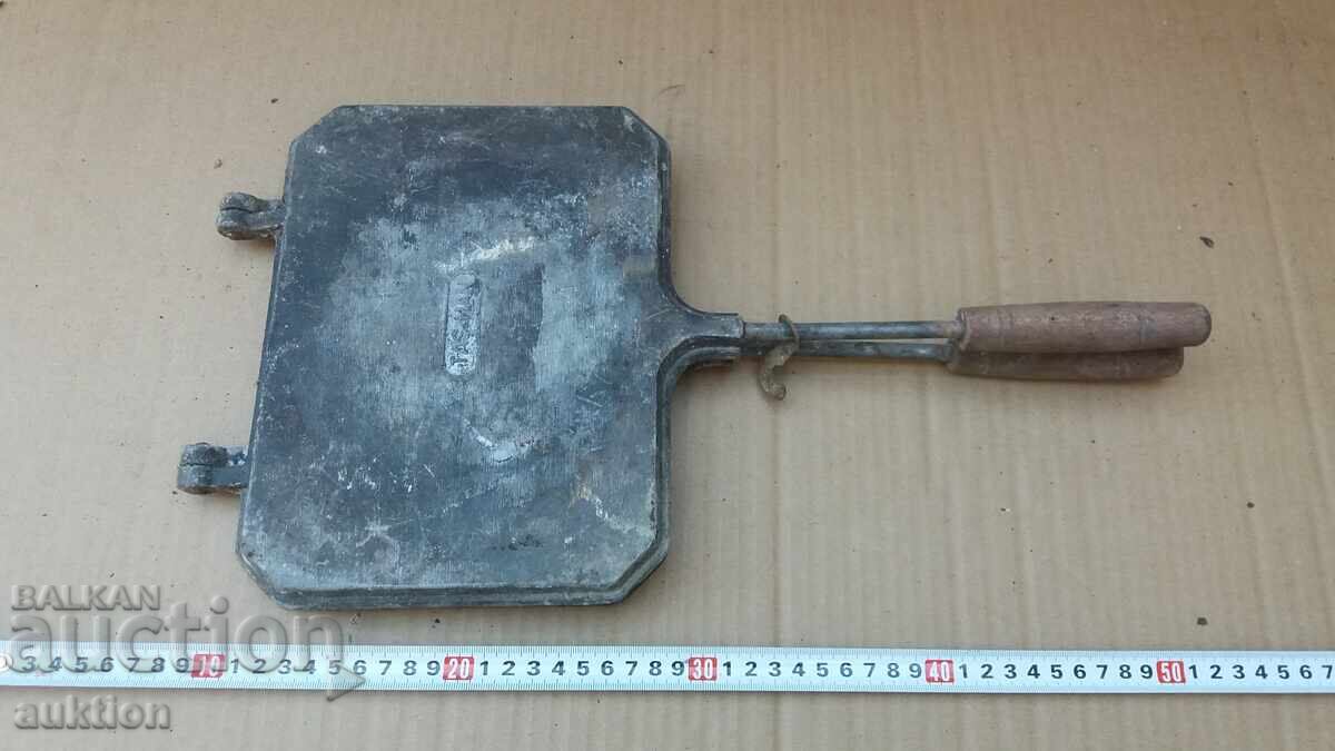 ΠΑΛΙΟ ΣΟΣΙΑΛΙΣΤΙΚΟ ΚΑΛΟΥΠΙ ΓΙΑ ΓΛΥΚΑ με τιμή 9.99 BGN | € 5.11