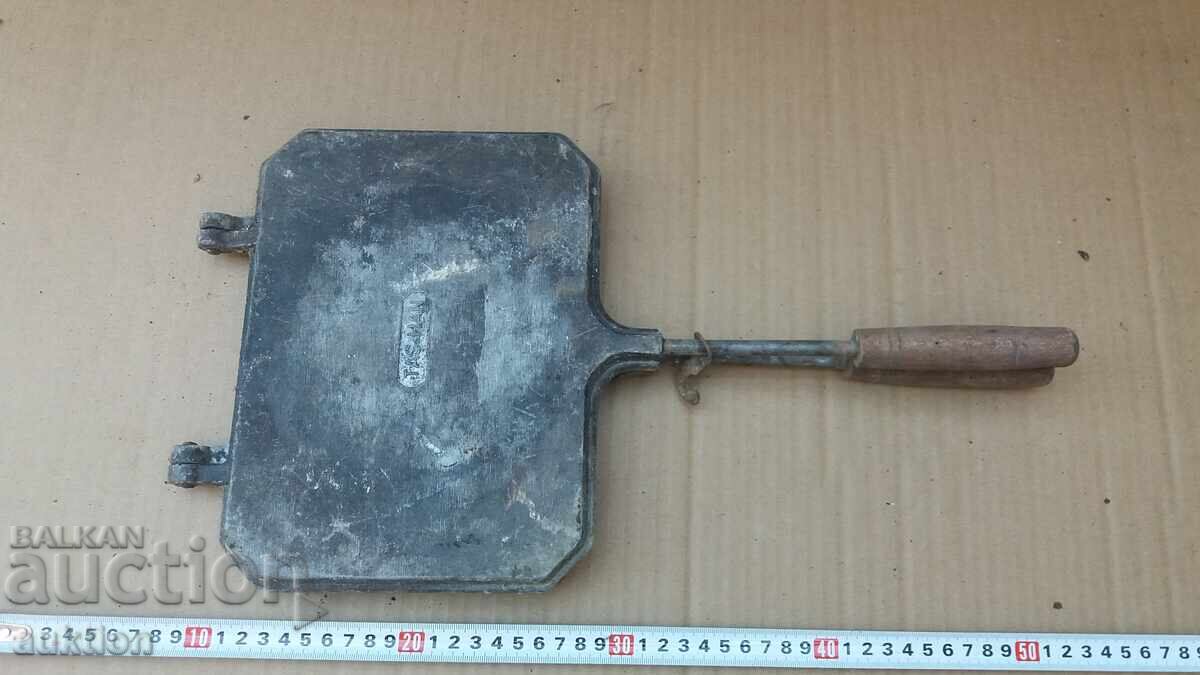 Δημοπρασία ΠΑΛΙΟ ΣΟΣΙΑΛΙΣΤΙΚΟ ΚΑΛΟΥΠΙ ΓΙΑ ΓΛΥΚΑ