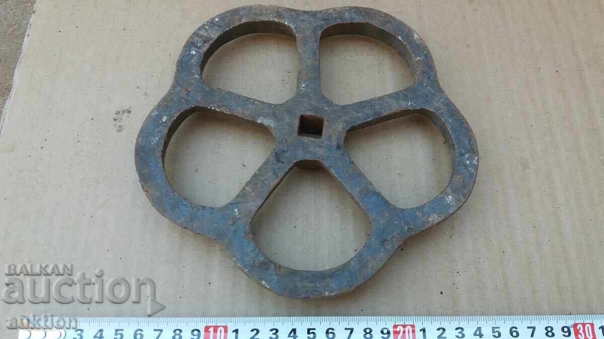 BICICLETĂ VECHE - MACARA - FONTĂ - 6 BICICLETĂ VECHE - MACARA - FONTĂ - 6