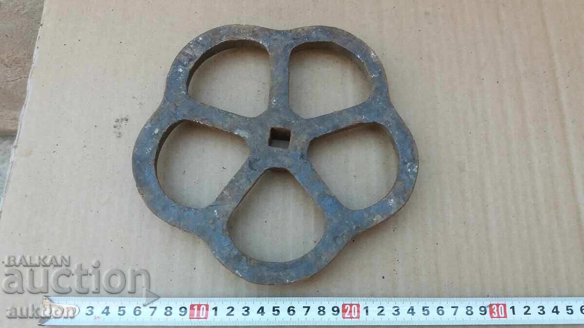 BICICLETĂ VECHE - MACARA - FONTĂ - 7 BICICLETĂ VECHE - MACARA - FONTĂ - 7